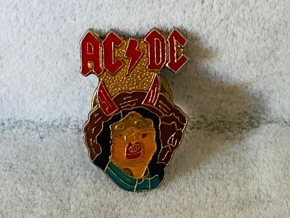 VINTAGE 1980s Enamel Angus Young AC/DC Metal Rock Music Gold Lapel Pin
